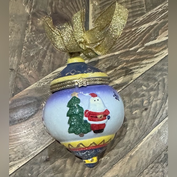 Christmas ORNAMENT Santa Claus trinket box Ball Bulb opens up - Picture 2 of 5